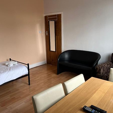 2 Bedroom Apartment, 5 Minutes From City Centre Newcastle upon Tyne Eksteriør billede